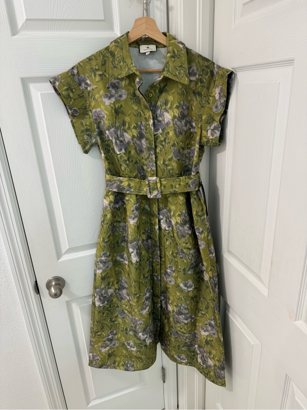 Tuckernuck Muted Meadow Chloe Dress NWT women's size medium green - Picture 6 of 6